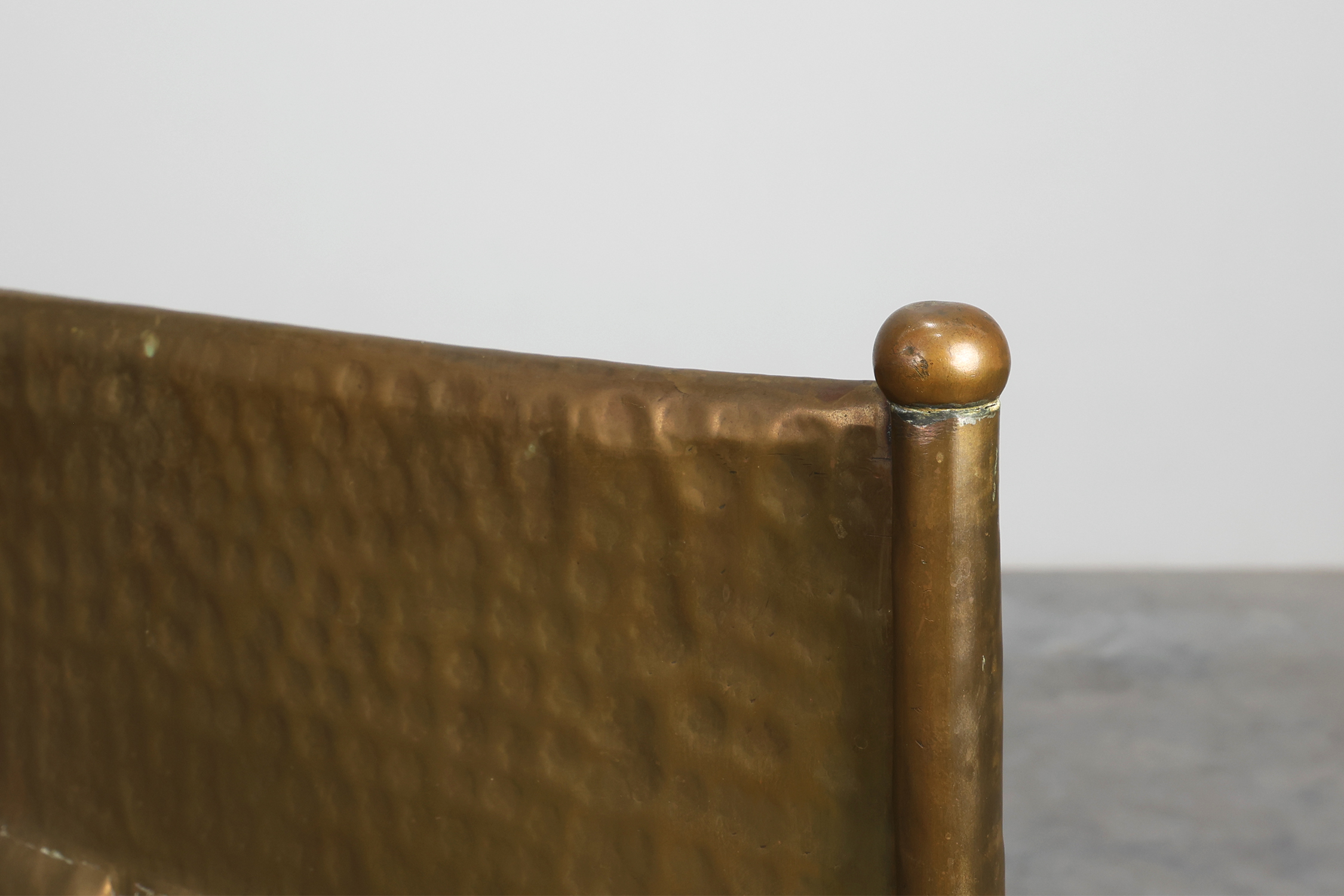 Elegant Art Deco hammered Copper Fireplace Screen, France 1920sthumbnail